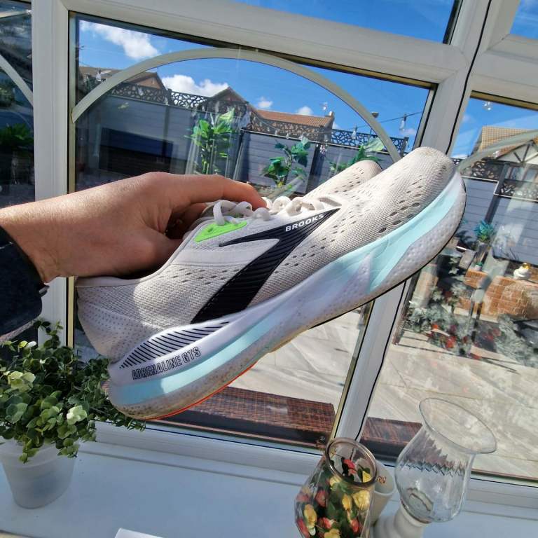 Brooks Mans Size 9 UK 44 Adrenaline GTS 24 Running Shoes - White / Gecko