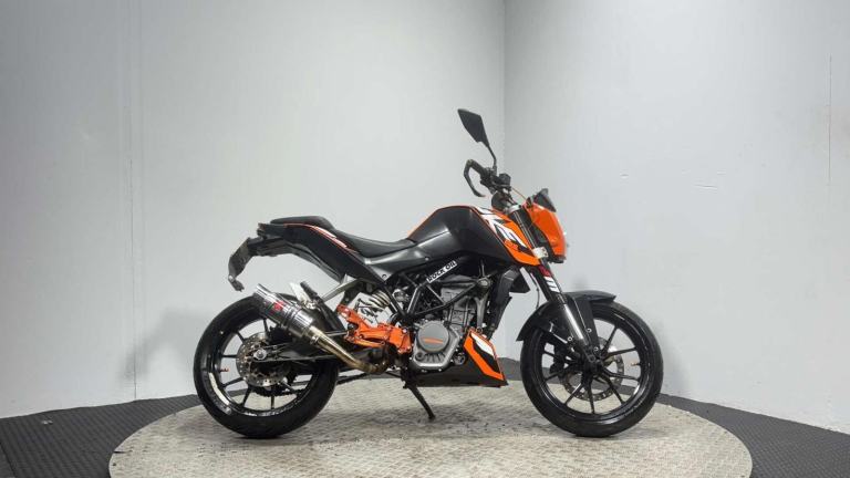 KTM Duke 2011 32K GOOD RUNNING SUPERMOTO PROJECT BIKE 125CC 15BHP