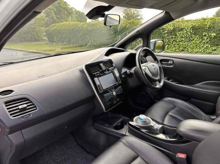 2015 65 Nissan LEAF TEKNA ELECTRIC CAR EURO 6 ULEZ LEATHERS CAMERAS PRIUS HYBRID FREE PARKING