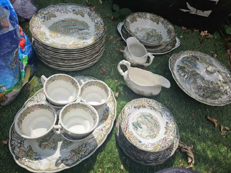 Village of Cedars Canada, porcelain set handmade by Ridgway Potteries Staffordshire x 36, Hatton