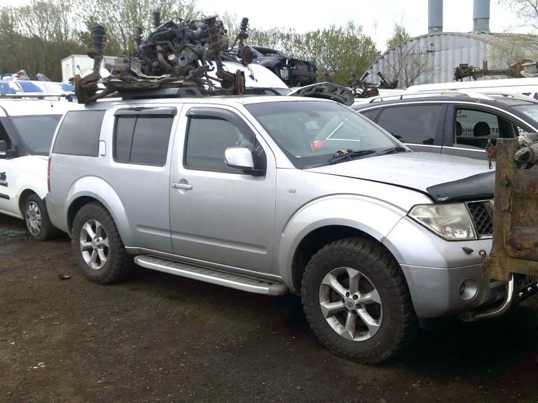 breaking for spares nissan pathfinder 2008 2.5 dci 