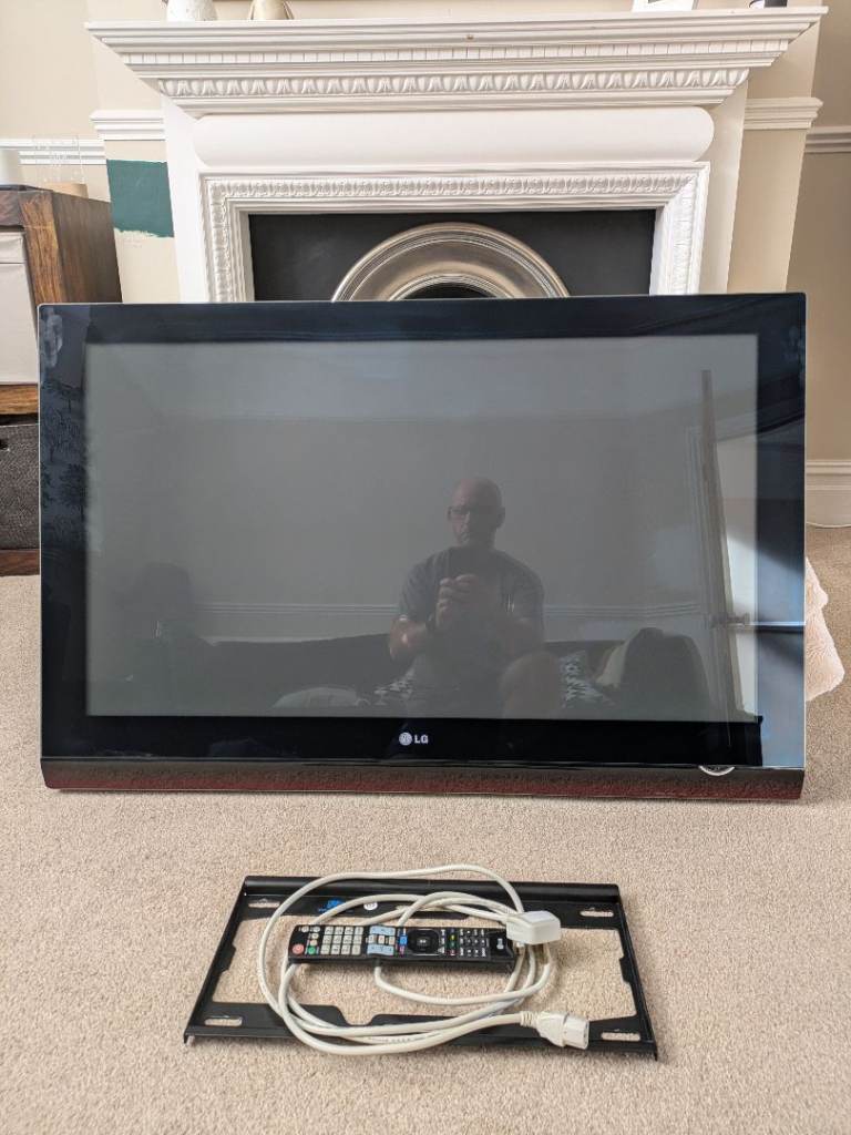 42" LG TV