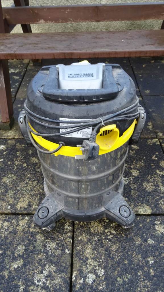 WET & DRY VACUUM CLEANER