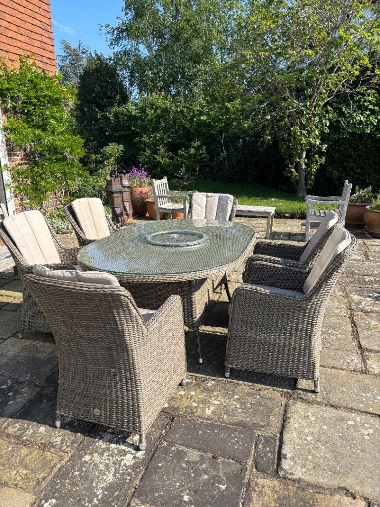Barker and Stonehouse garden furniture