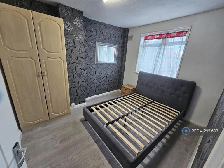 3 bedroom house in Darley Gardens, Morden, SM4 (3 bed) (#2951603)