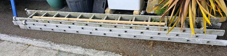 Aluminium Triple extension ladder 