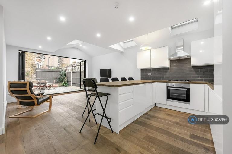 6 bedroom house in Elcot Avenue, London, SE15 (6 bed) (#3008655)