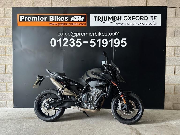 STUNNING LOW MILEAGE 2022/72 KTM 890 DUKE MOTORCYCLE