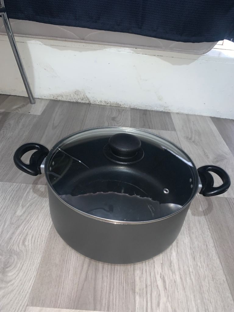 Premium Kitchen Cookware Set - Casserole Pot & Carbon Steel Wok