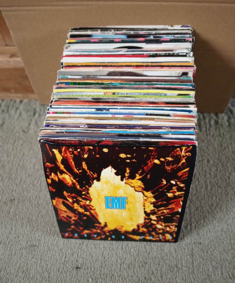 VINYL RECORDS SINGLES 