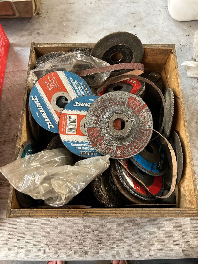 Box of Assorted 4” Cutting and Flat Grinding Wheels