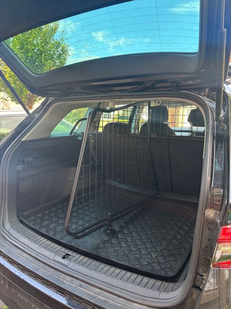 Skoda Kodiaq Boot Liner, Dog Guard and Boot Divider