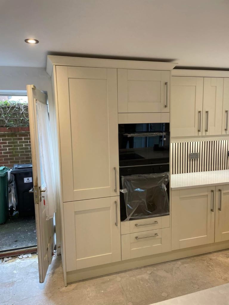 👷‍♂️🏠PAINTING AND DECORATING#PAINTER#REFURBISHMENT#TILING#FLORING#PLSTERING#ELECTRICITY#PLUMBING