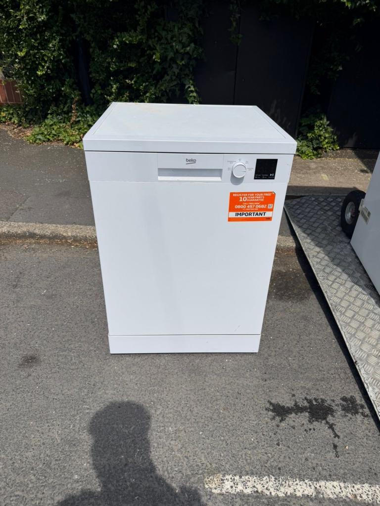 Beko Standard Dishwasher - White, Excellent Condition