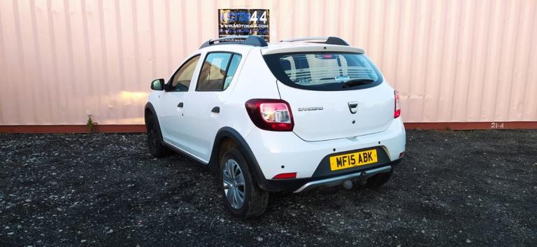 DACIA SANDERO STEPWAY 0.9 Stepway Laureate TCe 90 2015
