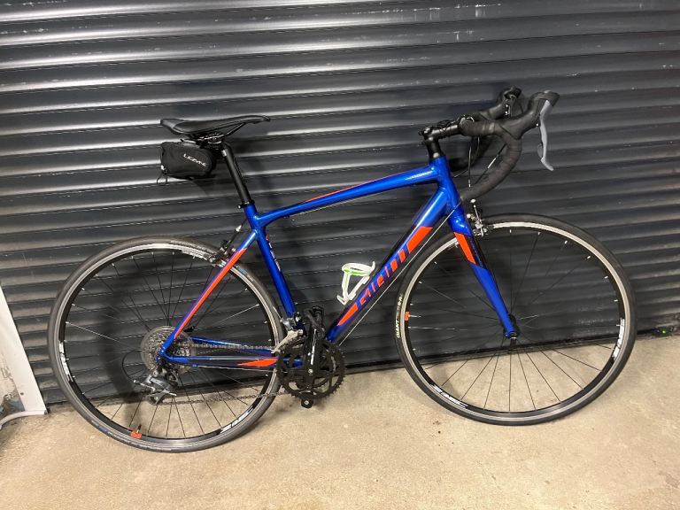 Giant Road Bike – Blue and Orange, Basically New Condition