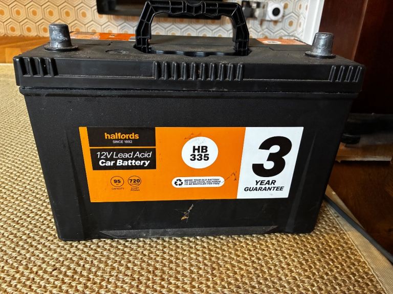 Halfords Car Battery 12V