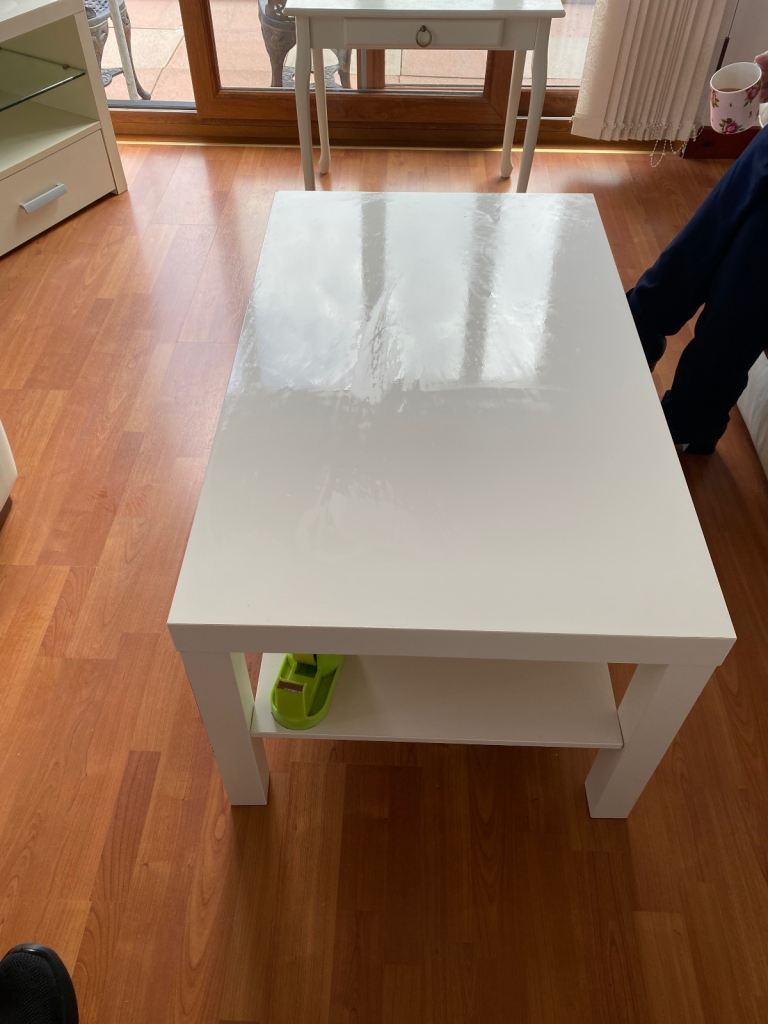 Coffee table white modern 