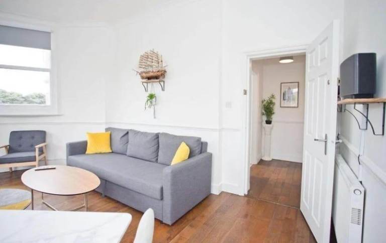 2 bed flat in central Bournemouth