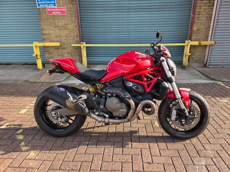 2016 Ducati Monster Monster 821 (15MY) Naked PETROL Manual