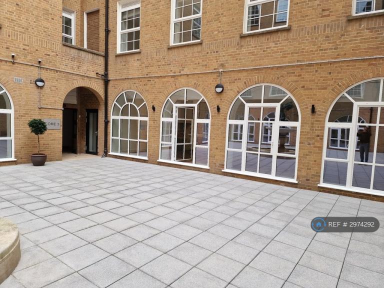 2 bedroom flat in Fountain Court, Birmingham, B4 (2 bed) (#2974292)