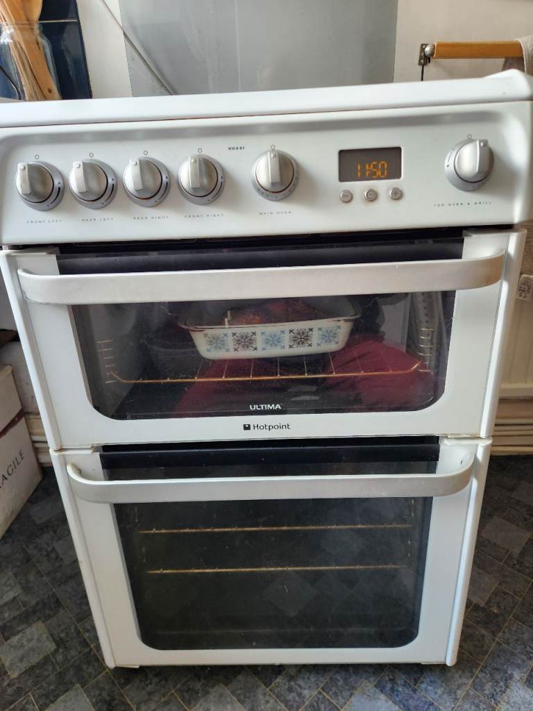 Gas Cooker, Hotpoint HUG61. 
