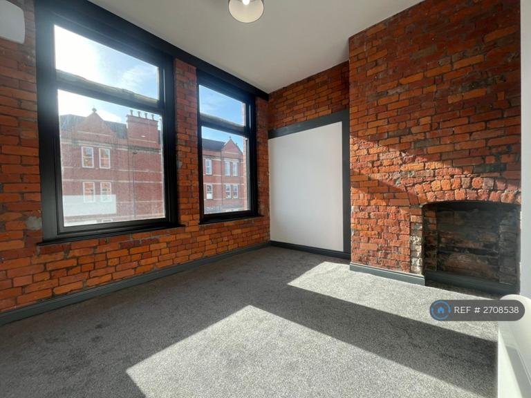 1 bedroom flat in Twist Lane, Leigh, WN7 (1 bed) (#2708538)