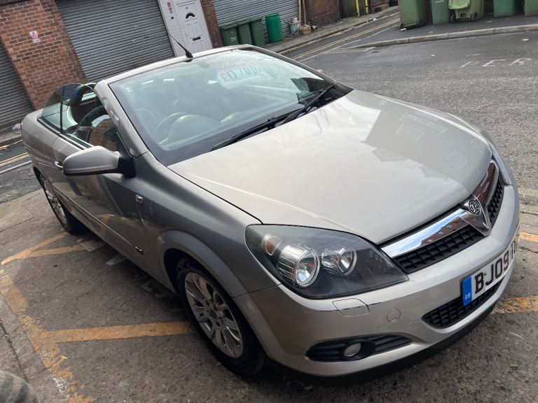 65,000 miles Astra 1.6 twintop,cheap summer convertible!!