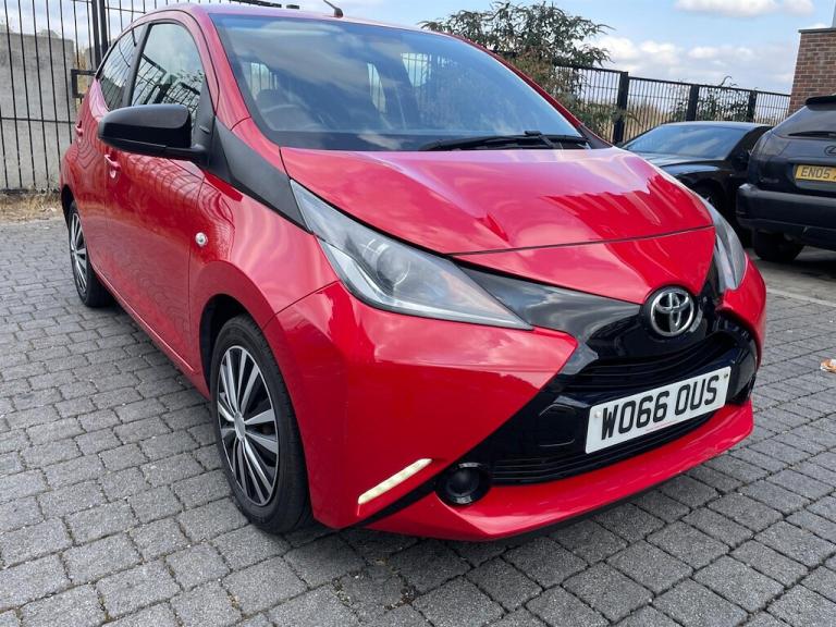 2017 Toyota AYGO 1.0 VVT-i x-play Euro 6 5dr Hatchback Petrol Manual