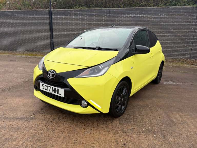2017 Toyota AYGO 1.0 VVT-i x-cite 3 Yellow Bi-Tone Hatchback 5dr Petrol Manual Euro 6 (68 ps Hatc...