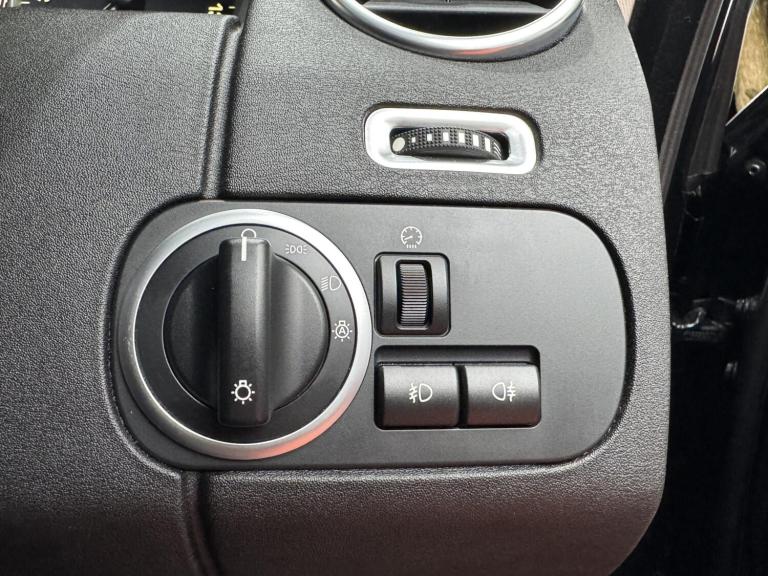 2016 Land Rover Discovery 3.0 SDV6 Landmark 5dr Auto ESTATE DIESEL Automatic