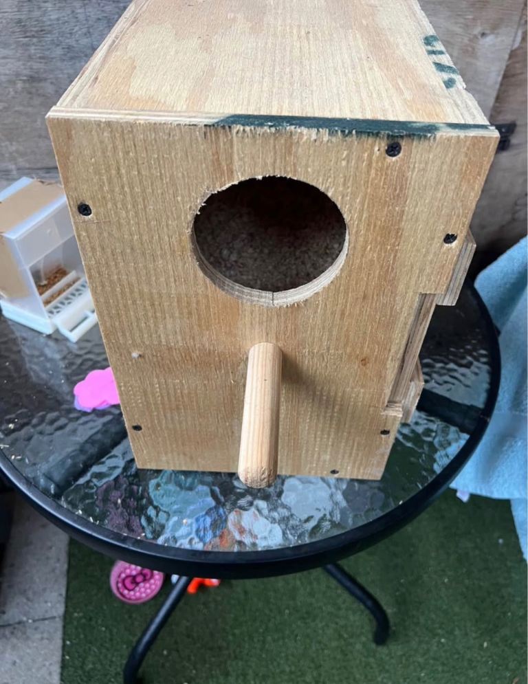 Breeding box £15