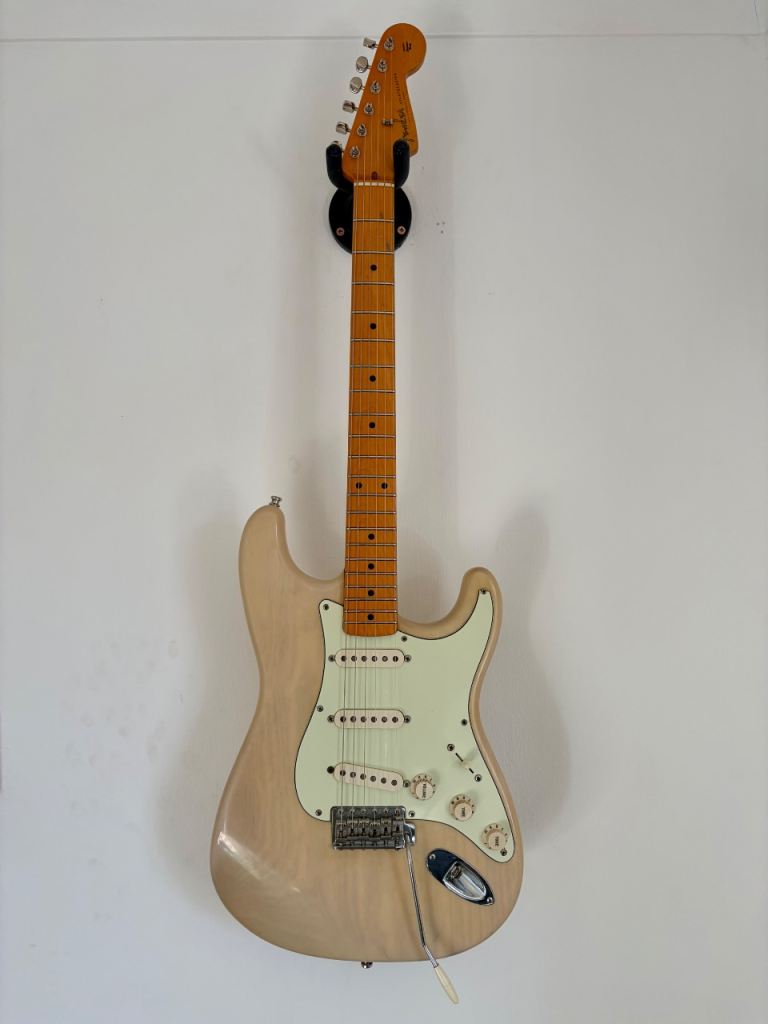 Fender American Vintage '57 Reissue Stratocaster (AVRI) White Blonde 1999 Electric Guitar