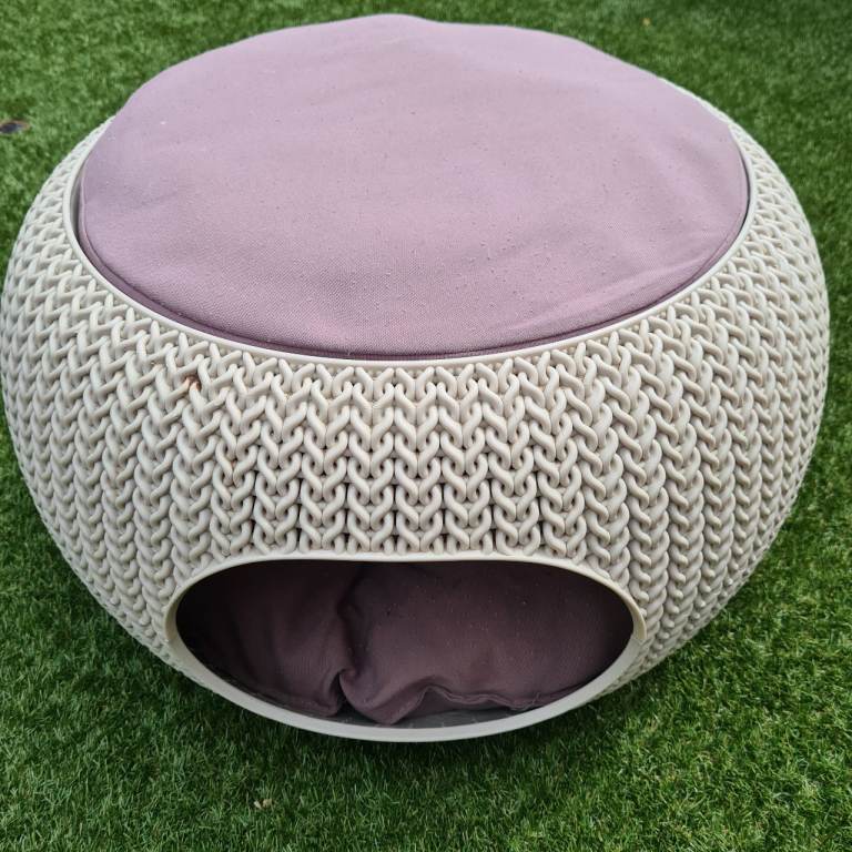 Cat bed