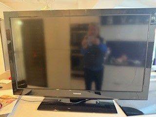 40'' Plasma TV - Toshiba