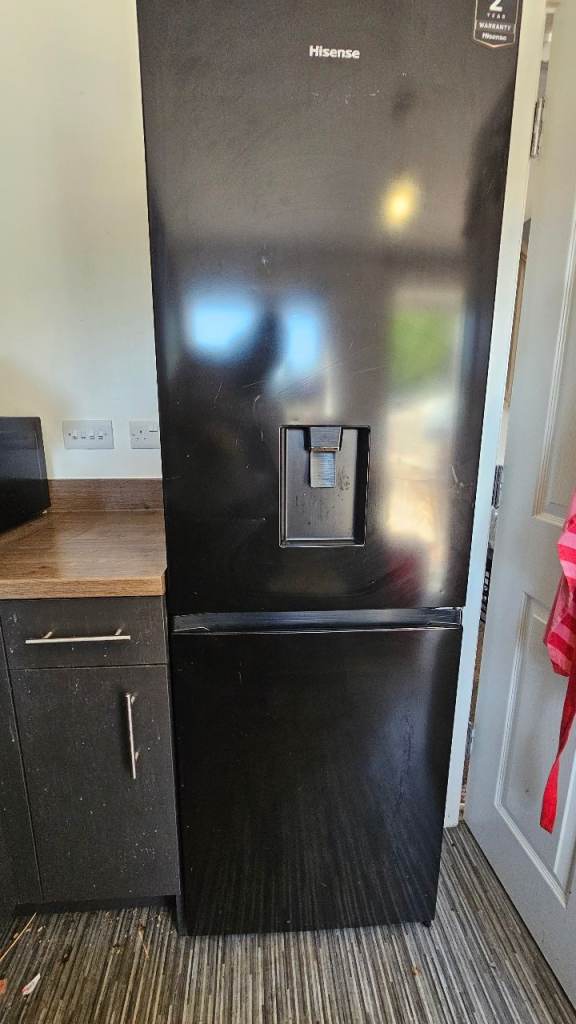 Hisense Black Fridge Freezer with Water Dispenser – Good Condition