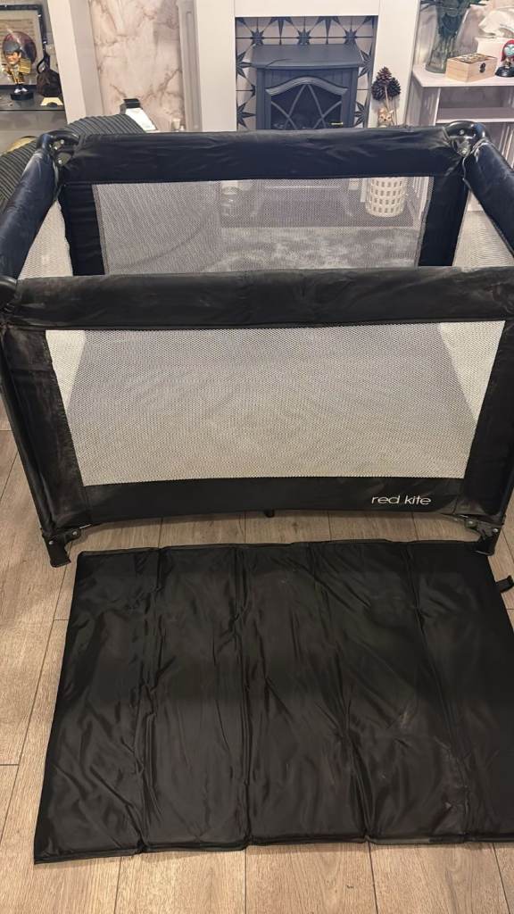 Red Kite Playpen / Travel cot