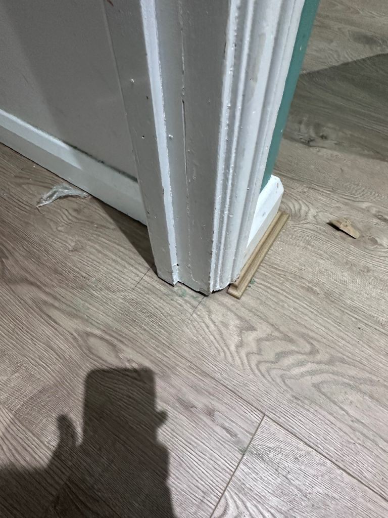 PROFESSIONAL LAMINATE & LVT FLOOR FITTER — STRATFORD & EAST LONDON (LABOUR ONLY)