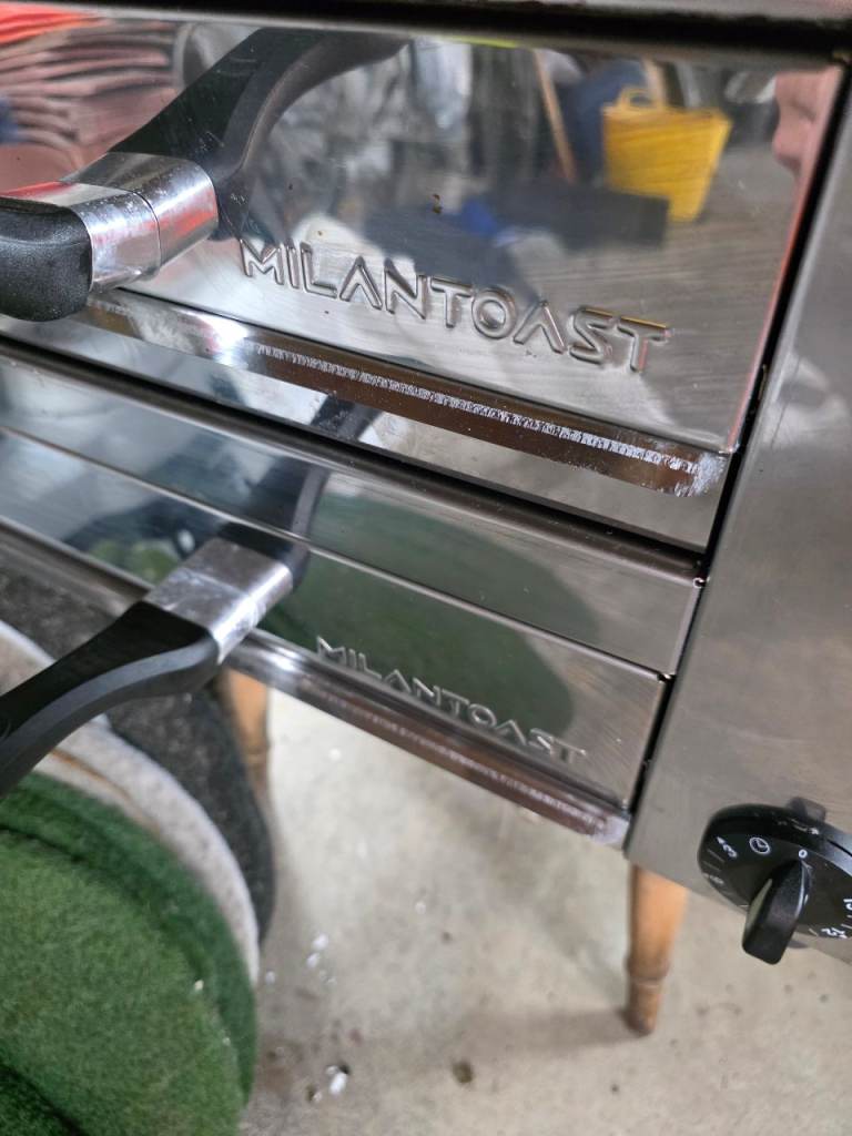 Electric pizza oven milantoast twin