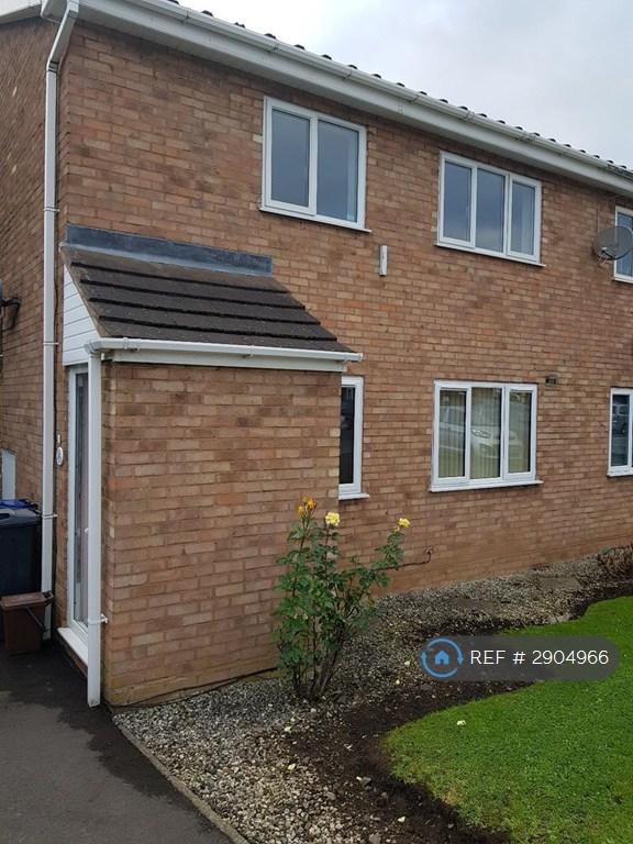 2 bedroom flat in Warren Close, West Midlands, DY4 (2 bed) (#2904966)