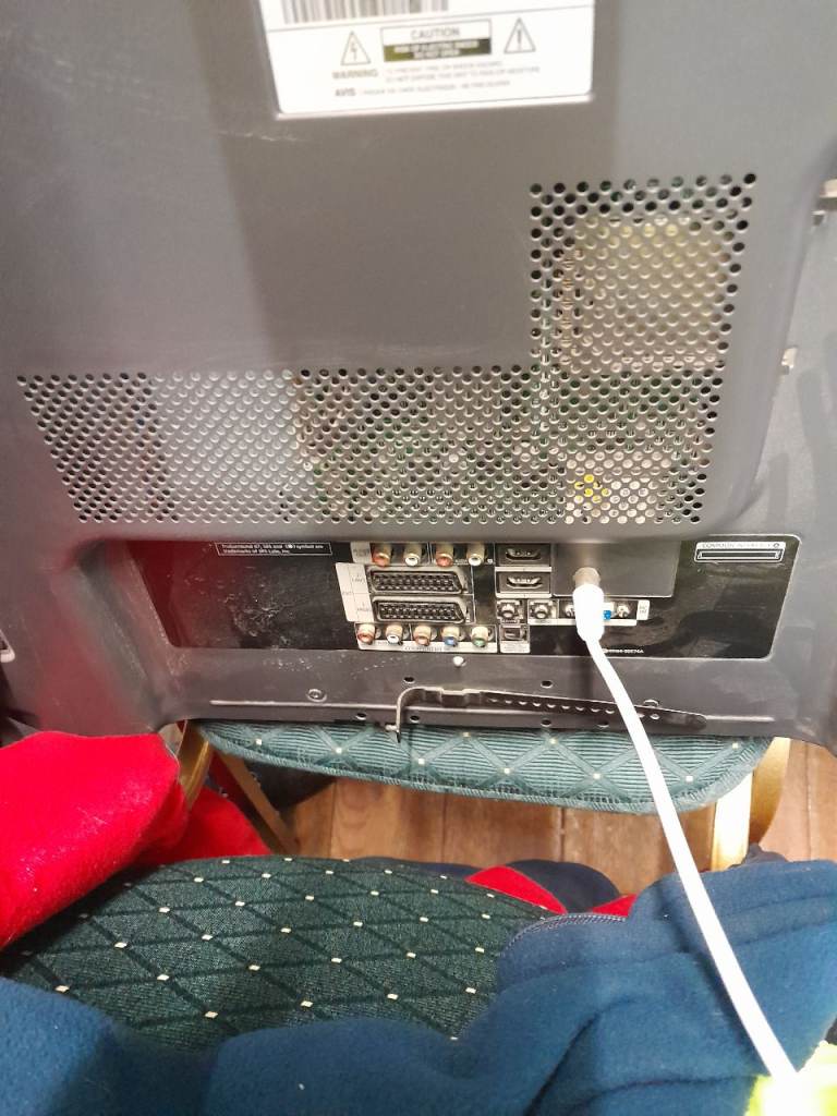 SAMSUNG 42 INCH PLASMA TV. NOT SMART