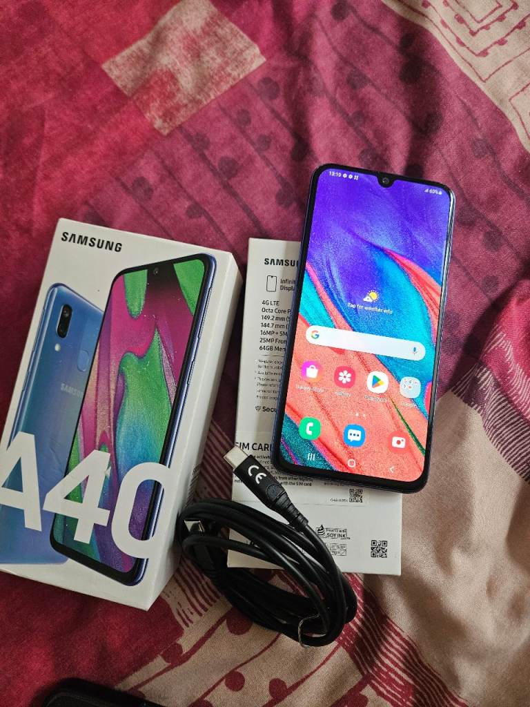 Samsung A40 Mobile Phone - Black, 64GB, Excellent Condition