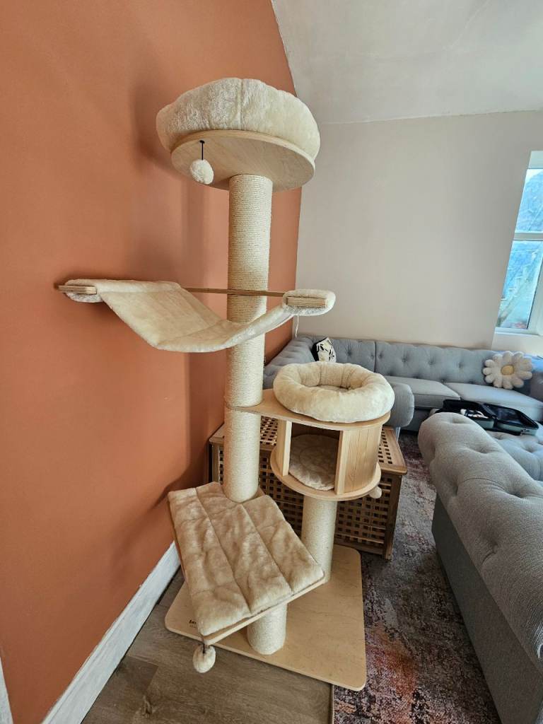 Large Cat Scratching Post