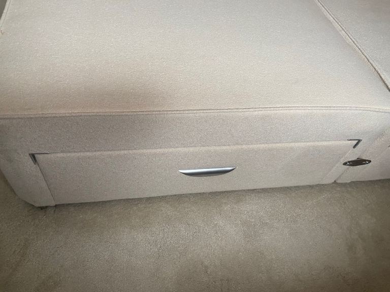 Kingsize Divan with storage drawers ( no mattress ) 