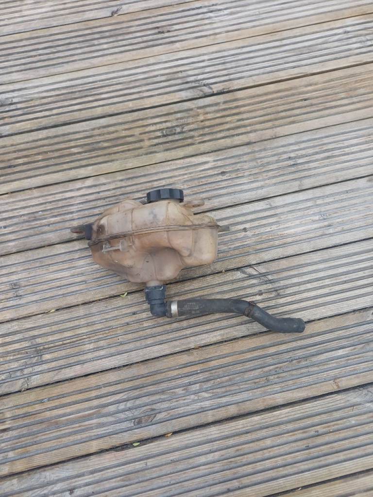 Coolant expansion tank