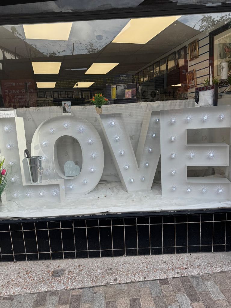 image for Wedding 4ft Illuminated LOVE Sign