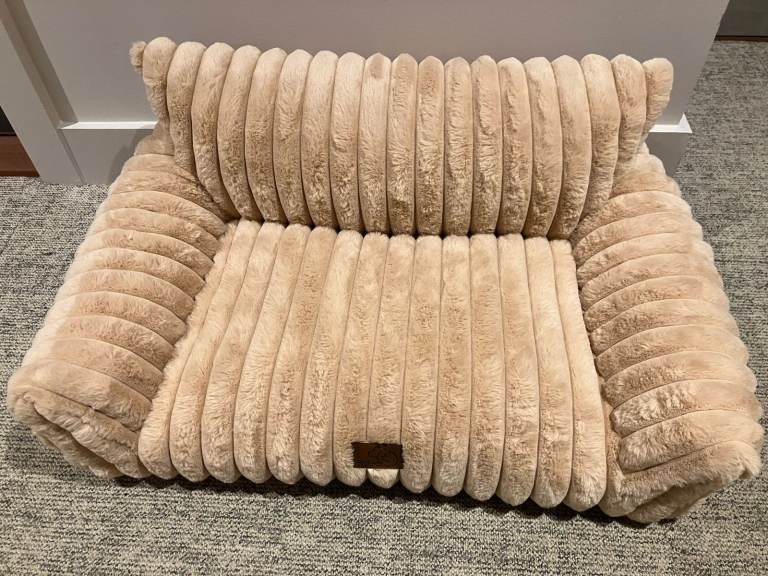 Pet couch, pet bed - Bedsure brand