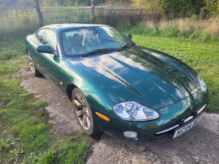 Jaguar XK8 - LEGEND