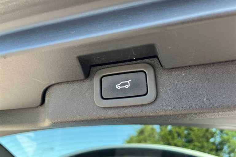 2018 Land Rover Discovery 3.0 TD V6 HSE Luxury SUV 5dr Diesel Auto 4WD Euro 6 (s/s) (258 ps) SUV ...