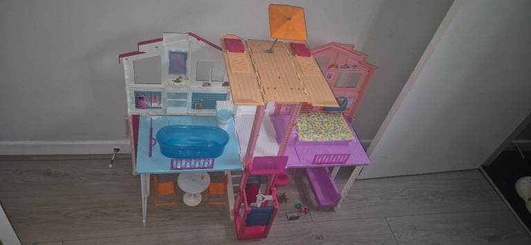 Barbie Dreamhouse Playset with Accessories 